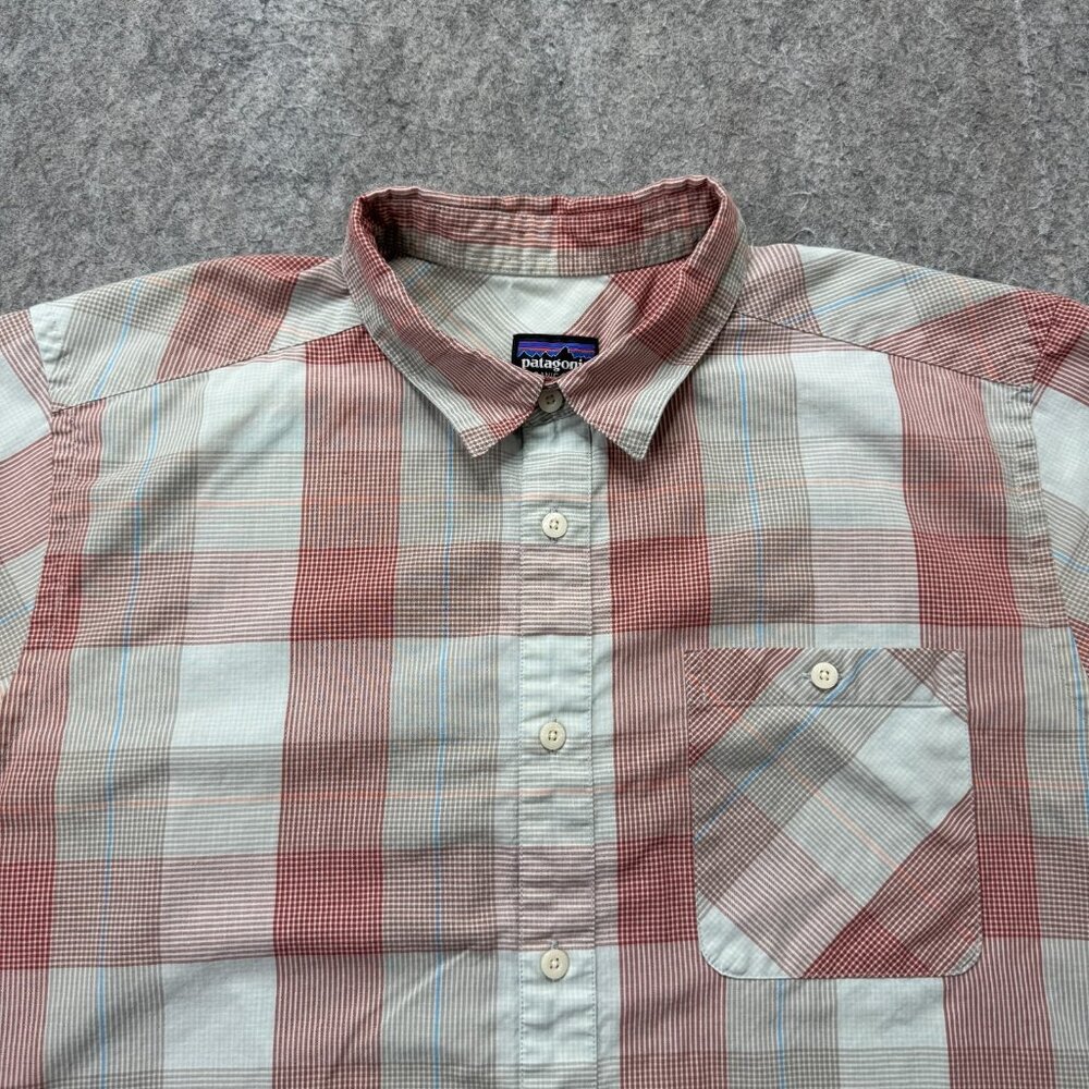 Patagonia Go-To Shirt Men L Red Gray Plaid Short Sleeve 52691 Travel Summer